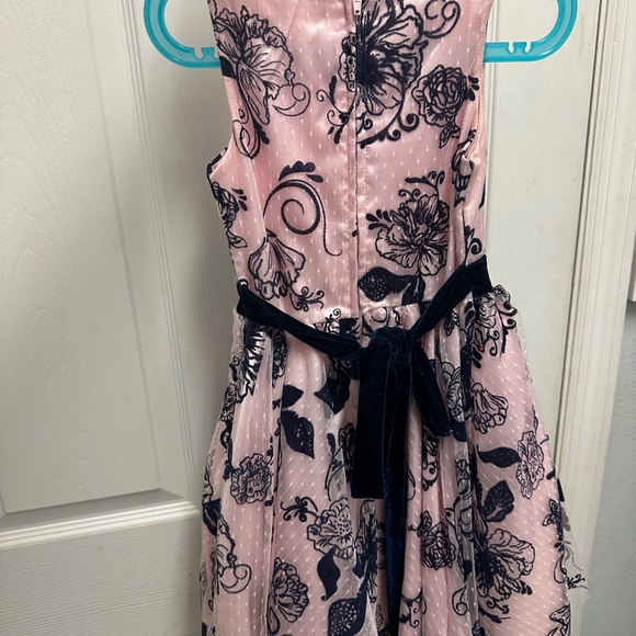 Girls party dress - Picture 3 of 3